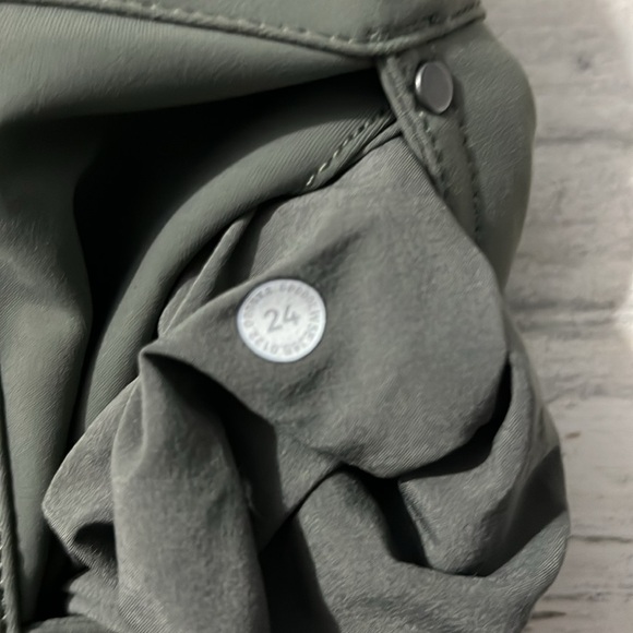 Lululemon City Sleek Pants Size 24 - Picture 9 of 12